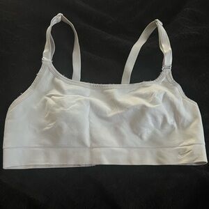 NIKE Women's White Sports Bra
